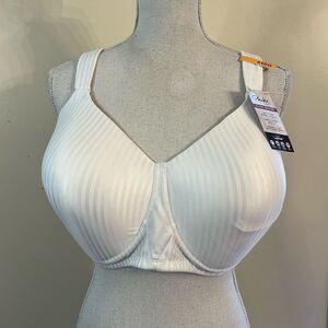 NWT Playtex Secrets Wirefree Bra